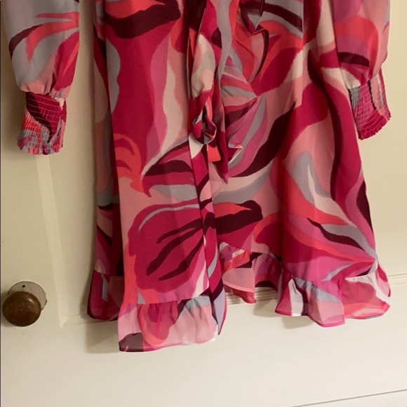 NWT Bar 3 pink ruffled silhouette/wrap mini dress - Picture 3 of 7